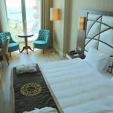 Hotel The Grand Mira Business Hotel 4*