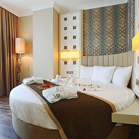 The Grand Mira Business Hotel 4*