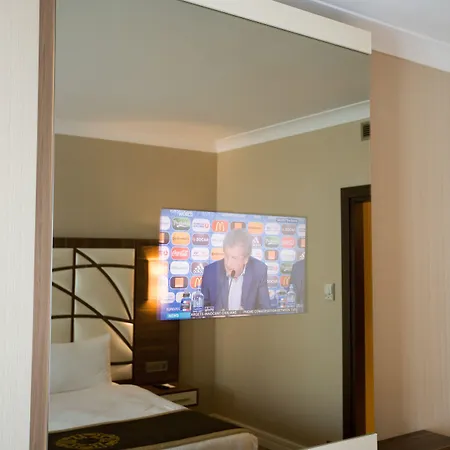 Hotel The Grand Mira Business Hotel 4*