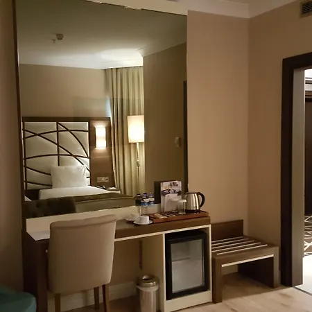 Hotel The Grand Mira Business Hotel