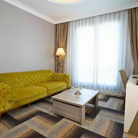 The Grand Mira Business 4*