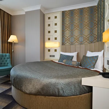 The Grand Mira Hotel