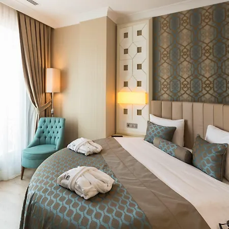 The Grand Mira Business Hotel Hotell