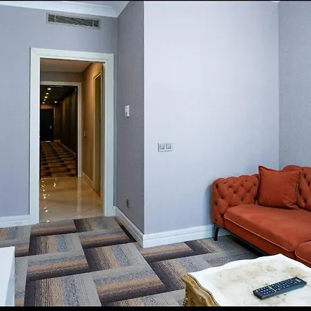 Hotel The Grand Mira Business
