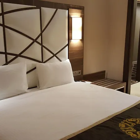 Hotell The Grand Mira Business Hotel